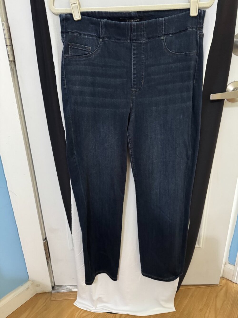 Liverpool Crop Jeans - EUC - Picture 3 of 4